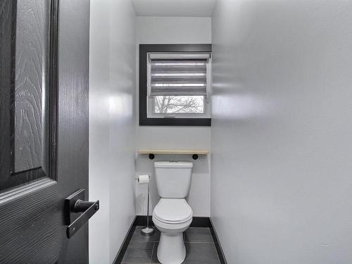 Salle d'eau - 14 Rue Des Érables, Senneterre - Ville, QC - Indoor Photo Showing Bathroom