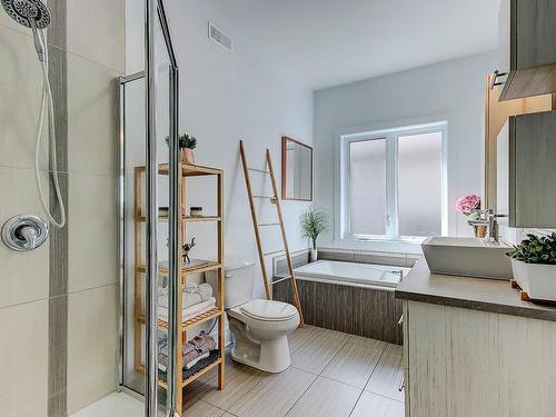 Salle de bains - 21 Rue Jasmine, Saint-Philippe, QC - Indoor Photo Showing Bathroom