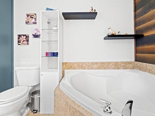 Bathroom - 1-2089 Ch. Du Tremblay, Longueuil (Le Vieux-Longueuil), QC - Indoor Photo Showing Bathroom