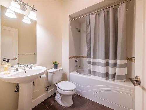 401-580 Stewart Ave, Nanaimo, BC - Indoor Photo Showing Bathroom