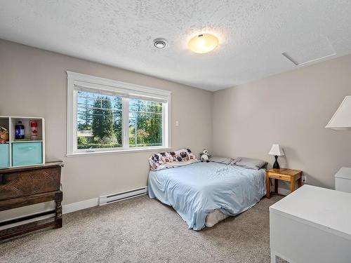 23-2030 Wallace Ave, Comox, BC - Indoor Photo Showing Bedroom