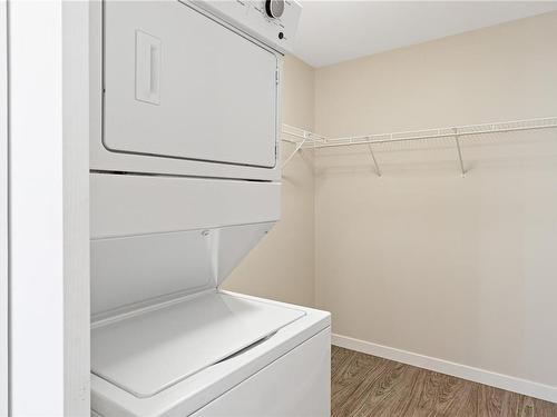 404-91 Chapel St, Nanaimo, BC - Indoor Photo Showing Laundry Room