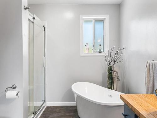 3101 Mcnaughton Ave, Port Alberni, BC - Indoor Photo Showing Bathroom