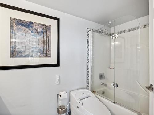 214-1201 Henry Rd, Courtenay, BC - Indoor Photo Showing Bathroom