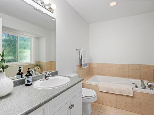 852 Whistler Pl, Nanaimo, BC - Indoor Photo Showing Bathroom