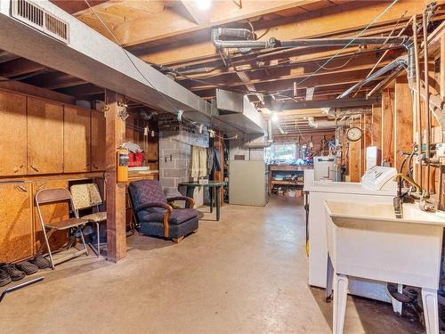 70 Roberta Rd West, Nanaimo, BC - Indoor Photo Showing Basement