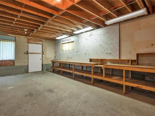 B-324 Sutil Rd, Quadra Island, BC - Indoor Photo Showing Basement