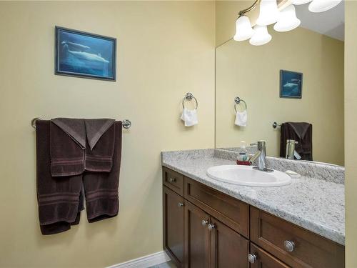 154 Vermont Dr, Campbell River, BC - Indoor Photo Showing Bathroom