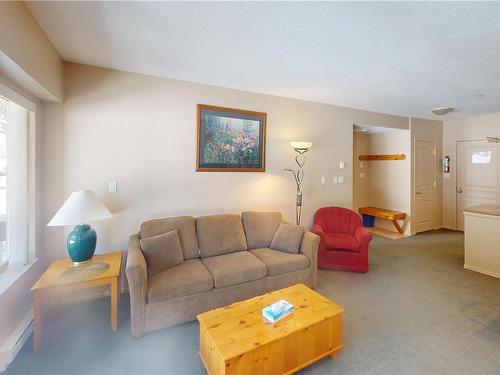 308-1290 Alpine Rd, Courtenay, BC - Indoor Photo Showing Living Room