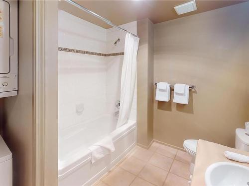 308-1290 Alpine Rd, Courtenay, BC - Indoor Photo Showing Bathroom