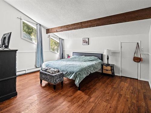 2434 Sommer Lane, Shawnigan Lake, BC - Indoor Photo Showing Bedroom