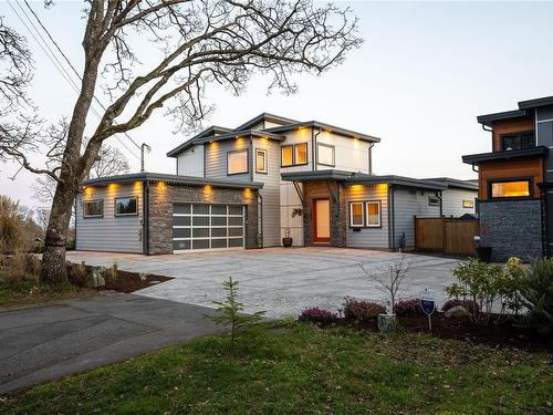 1297 Oakmount Rd, Saanich, BC - Outdoor With Facade