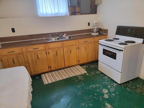 201 Langworthy Street, Schreiber, ON - Indoor Photo Showing Kitchen With Double Sink