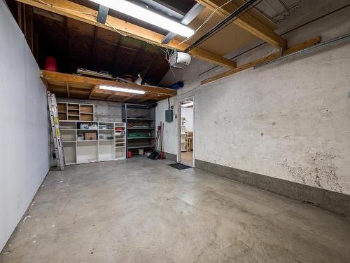 5101 Dallas Drive, Kamloops, BC - Indoor Photo Showing Garage