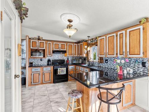6 Jasper Drive, Logan Lake, BC - Indoor Photo Showing Kitchen
