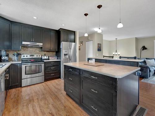 1884 Springhill Drive, Kamloops, BC - Indoor Photo Showing Kitchen With Upgraded Kitchen