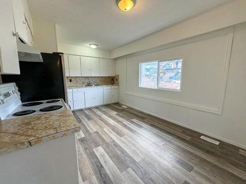 2540 Quilchena Ave, Merritt, BC - Indoor Photo Showing Kitchen