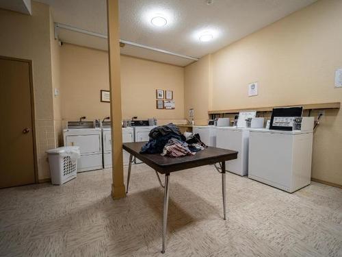 110-555 Dalgleish Drive, Kamloops, BC - Indoor Photo Showing Laundry Room