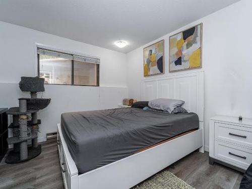 110-555 Dalgleish Drive, Kamloops, BC - Indoor Photo Showing Bedroom