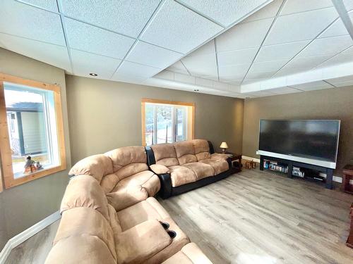 7801 Thompson Road, Kimberley, BC - Indoor Photo Showing Other Room
