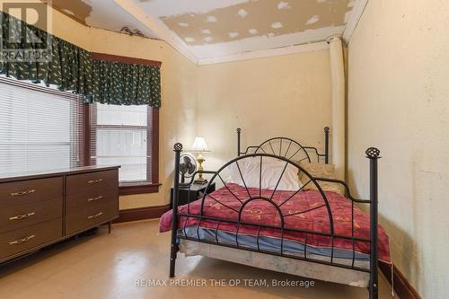 312 Ridgeway Rd, Fort Erie, ON - Indoor Photo Showing Bedroom