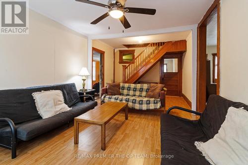 312 Ridgeway Rd, Fort Erie, ON - Indoor Photo Showing Living Room