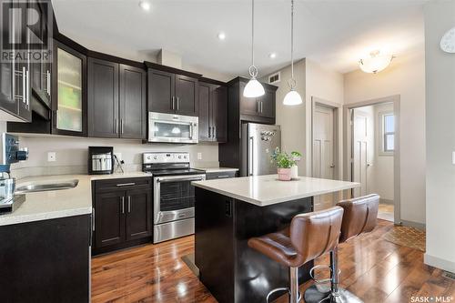 254 Maningas Bend, Saskatoon, SK - Indoor Photo Showing Kitchen With Stainless Steel Kitchen With Upgraded Kitchen