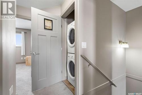 254 Maningas Bend, Saskatoon, SK - Indoor Photo Showing Laundry Room