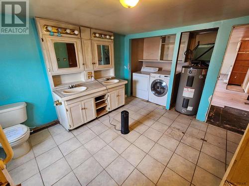 88 Empire St, Latchford, ON - Indoor Photo Showing Laundry Room