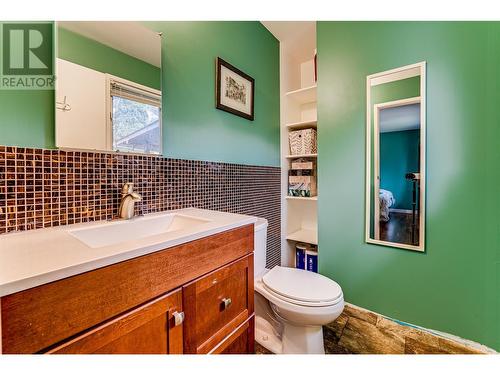 1824 Saddleview Avenue, Lumby, BC - Indoor Photo Showing Bathroom