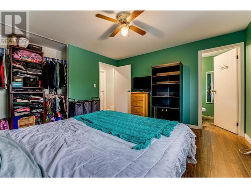 1824 Saddleview Avenue, Lumby, BC - Indoor Photo Showing Bedroom