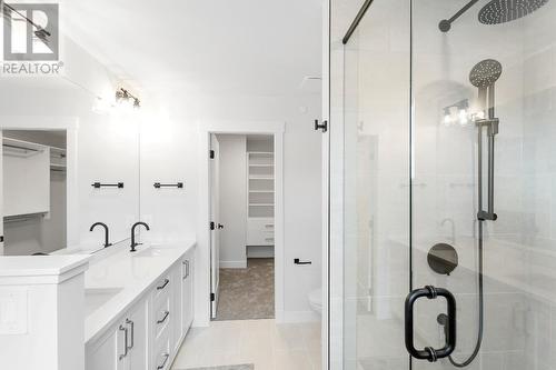 313 Arrowleaf Rise, Coldstream, BC - Indoor Photo Showing Bathroom
