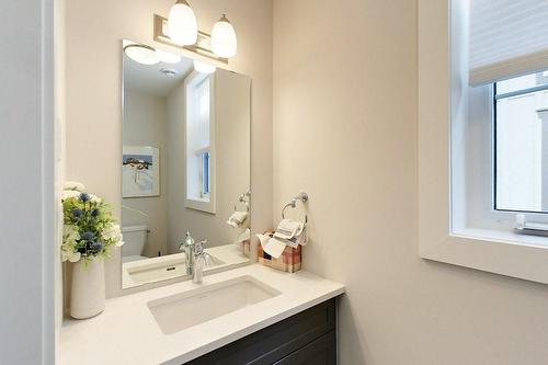 212 Courtland Street, Blue Mountain, ON - Indoor Photo Showing Bathroom