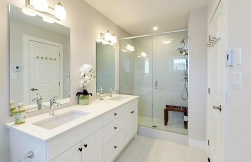 212 Courtland Street, Blue Mountain, ON - Indoor Photo Showing Bathroom