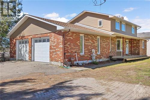 1844 River Road, Ottawa, ON - Outdoor