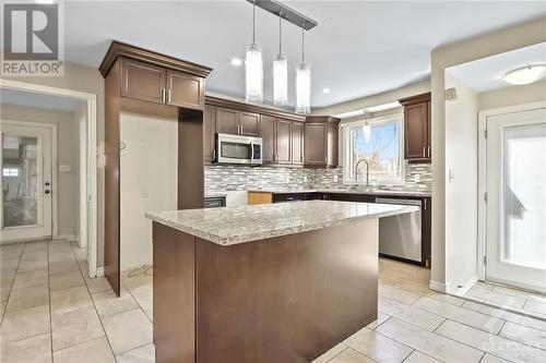 1844 River Road, Ottawa, ON - Indoor Photo Showing Kitchen With Upgraded Kitchen