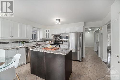 2149 Saturn Crescent, Orleans, ON - Indoor Photo Showing Kitchen With Upgraded Kitchen