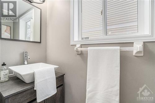 2149 Saturn Crescent, Orleans, ON - Indoor Photo Showing Bathroom