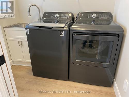 89 Ontario Street, Quinte West, ON - Indoor Photo Showing Laundry Room
