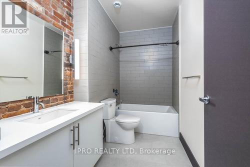 405 - 121 King Street E, Hamilton, ON - Indoor Photo Showing Bathroom