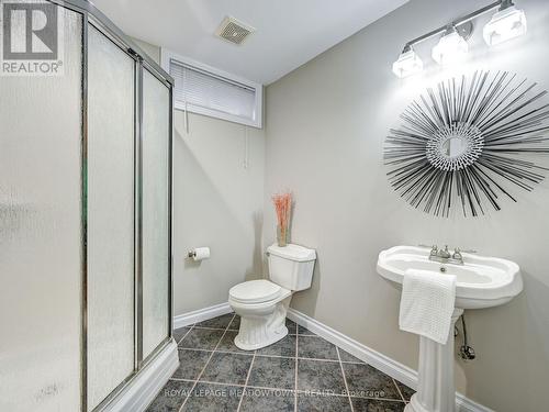 342 Dale Cres, Waterloo, ON - Indoor Photo Showing Bathroom
