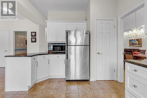 206 Ambleside Dr, London, ON - Indoor Photo Showing Kitchen