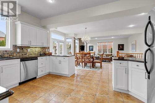 206 Ambleside Dr, London, ON - Indoor Photo Showing Kitchen