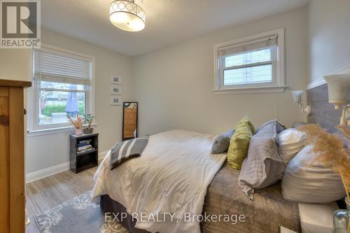 133 Mausser Ave, Kitchener, ON - Indoor Photo Showing Bedroom