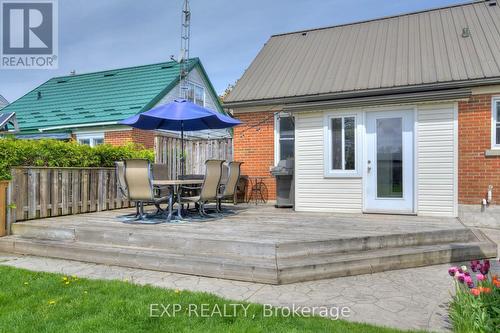 133 Mausser Ave, Kitchener, ON - Outdoor With Exterior