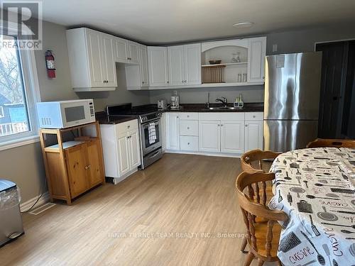 723 Bolin Rd, Otonabee-South Monaghan, ON - Indoor Photo Showing Kitchen With Double Sink