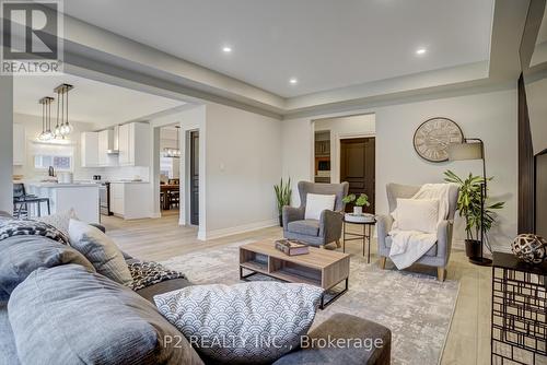 155 Lametti Drive, Pelham, ON - Indoor Photo Showing Living Room