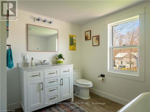 3485 Snider Rd, Port Colborne, ON - Indoor Photo Showing Bathroom