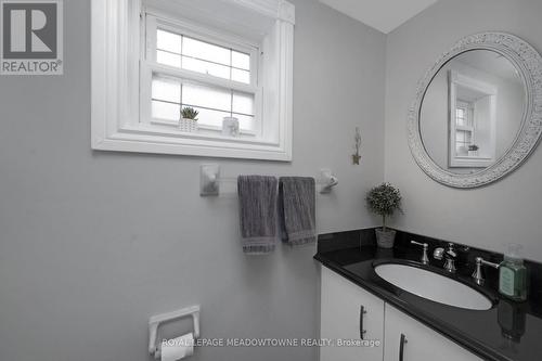 144 Leeson St S, East Luther Grand Valley, ON - Indoor Photo Showing Bathroom