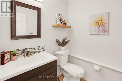 109 Udell Way, Grimsby, ON - Indoor Photo Showing Bathroom